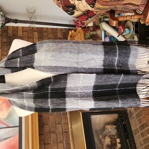 Lochmere Charcoal Grey Plaid Wool Cashmere Scarf Fringe Black Quiet Luxury